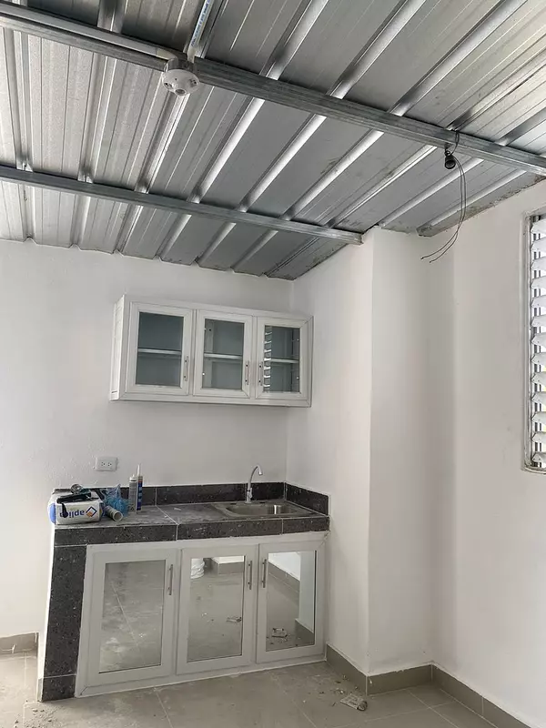apartamentos - Alquiler Apartamento Estudio Sin Amueblar, Ubicado en la Zona Colonial 2