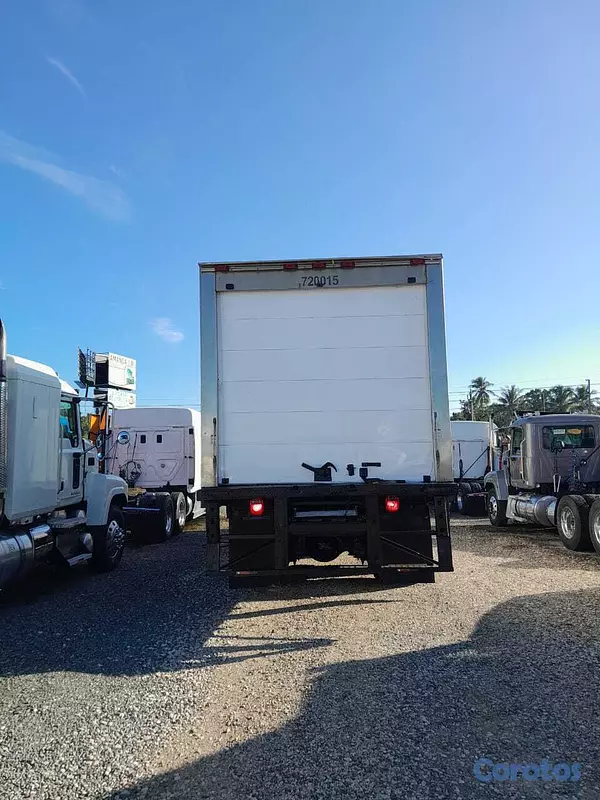 camiones y vehiculos pesados - FREIGHTLINER M2 106 AÑO 2015 4