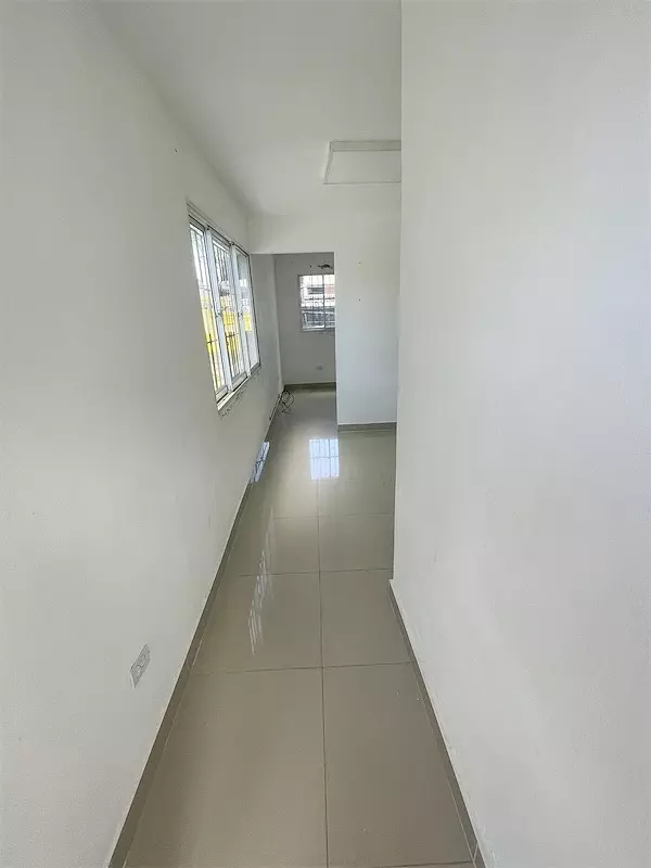 oficinas y locales comerciales - Local en bella vista segundo nivel  4