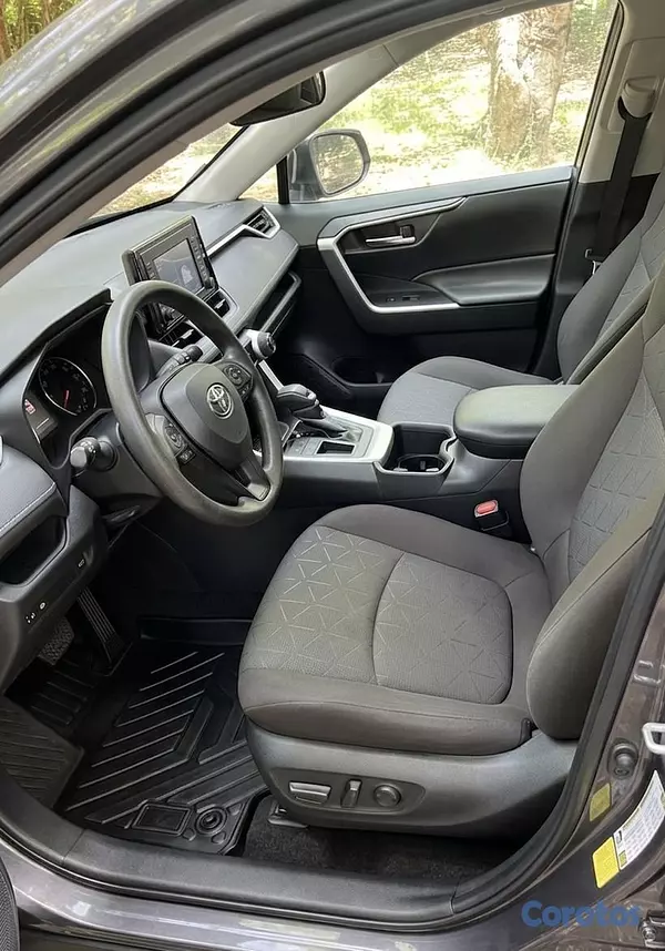 jeepetas y camionetas - Toyota RAV4 XLE 2021 3