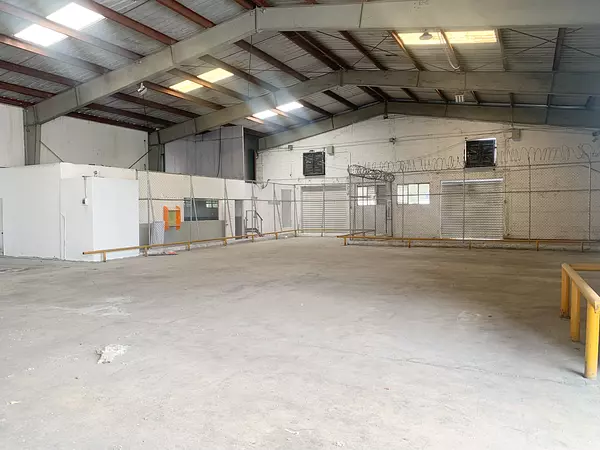 oficinas y locales comerciales - nave en alquiler  6
