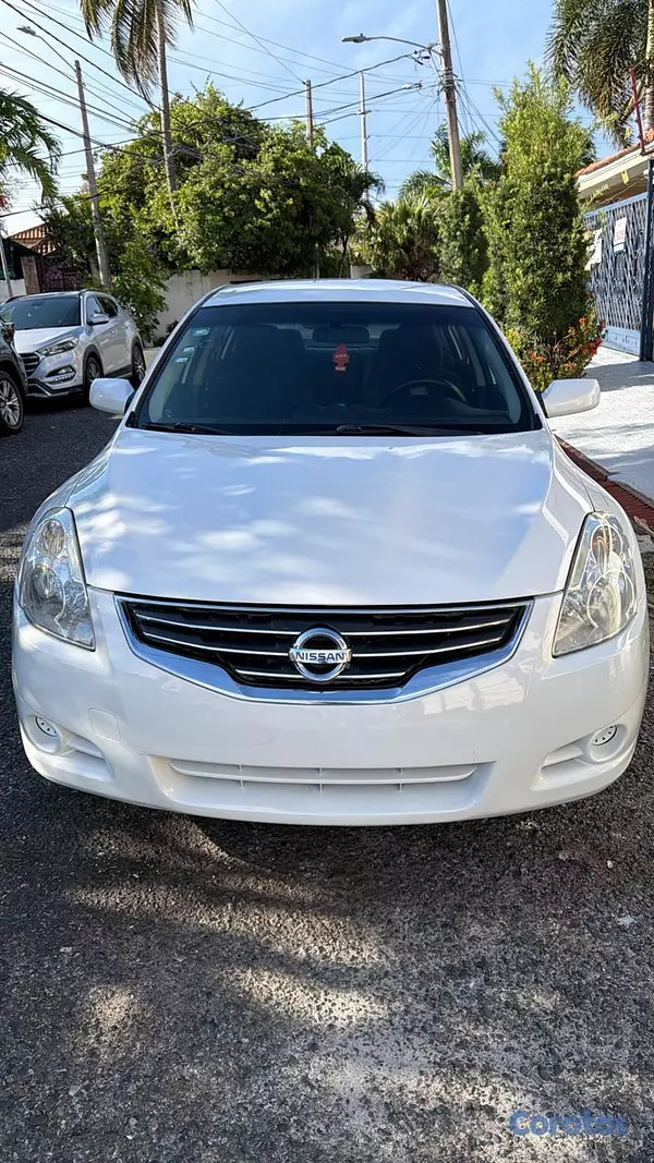 carros - Vendo Nissan Altima 2011 en excelentes condiciones 3