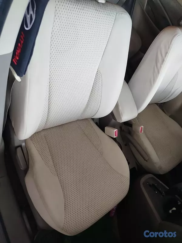 jeepetas y camionetas - Vendida -
Hyundai Tucson 2010  v4  Gasolina Motor DOHC 7