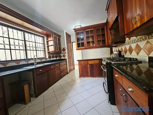 casas - Casa de 5 habitaciones 3 baños en alquiler en Juli 3