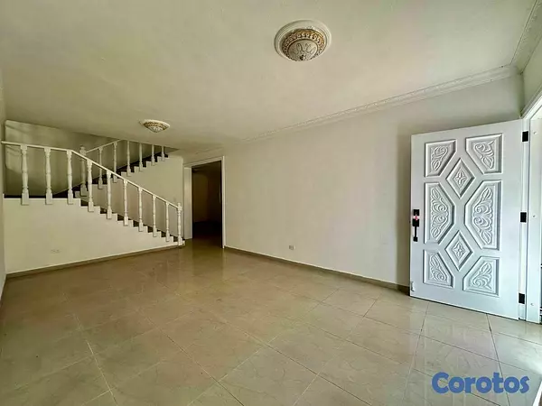 casas - Vendo casa Mirador del este, Santo Domingo este  8