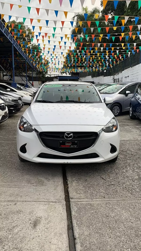 carros - MAZDA DEMIO 2019 2