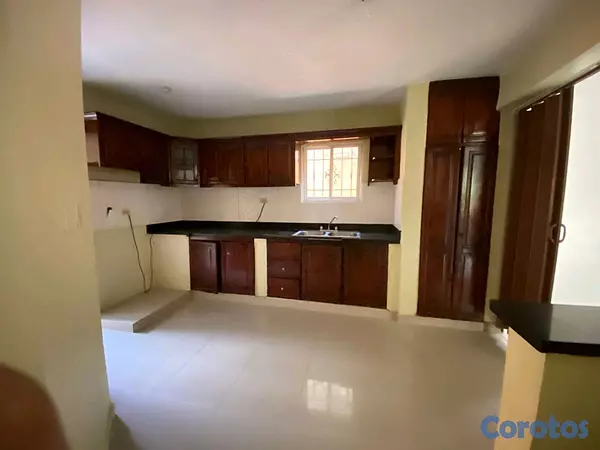 casas - Alquilo casa 2 niveles en autopista san Isidro, al lado de la Sirena  10