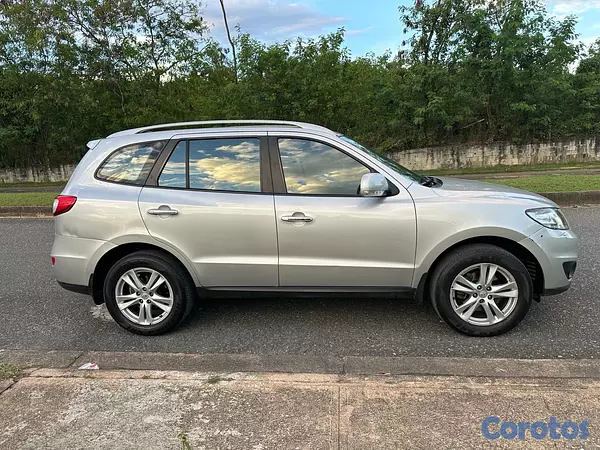 jeepetas y camionetas - Hyundai Santa Fe 2011 (solo 68 mil km) 4
