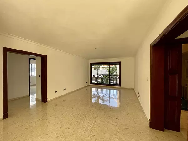 apartamentos - Alquiler Apartamento con Línea Blanca Detrás de BlueMall en Piantini 9