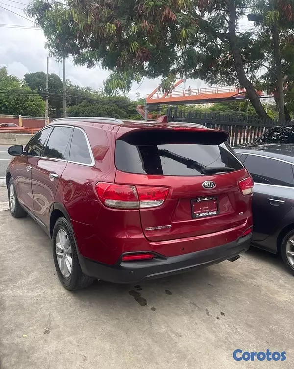 jeepetas y camionetas - KIA SORENTO LX 2017 3
