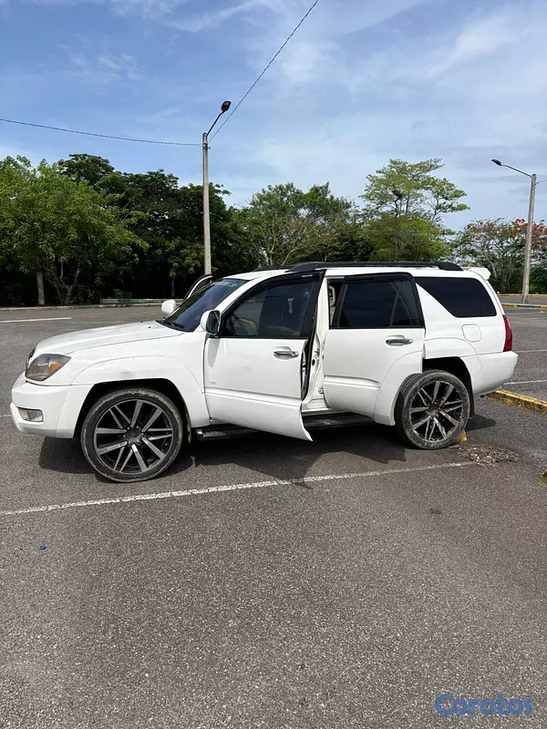 jeepetas y camionetas - Se vende toyota 4Runner, lista para trabajar 5