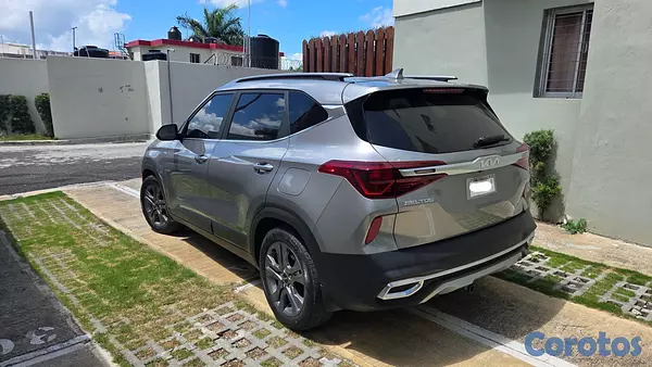 jeepetas y camionetas - Kia Seltos 2022 (Motor Doch de gasolina)  13
