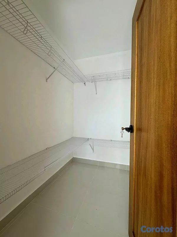 apartamentos - SE VENDE HERMOSO Y ESPACIOSO PRIMER NIVEL EN AVE. HISPANOAMERICANA, SANTIAGO 12