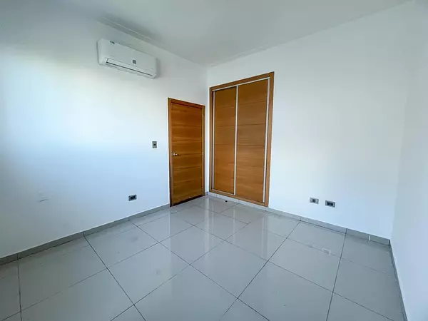 apartamentos - Vendo Amplio y Cómodo Apartamento en Serrallés, 4to. NivelÁrea total: 175.06  8