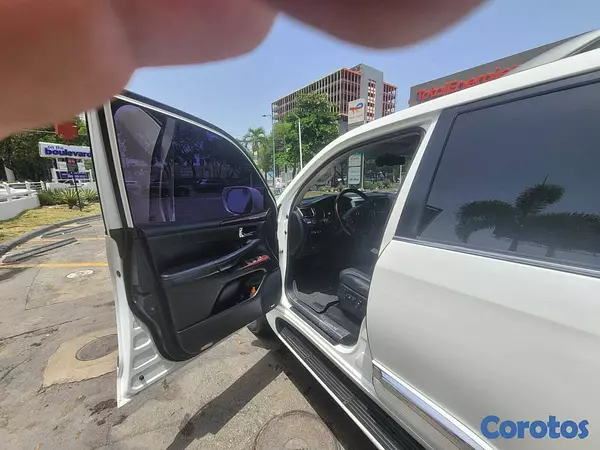 jeepetas y camionetas - LEXUS LX570 2014 BLANCA 4