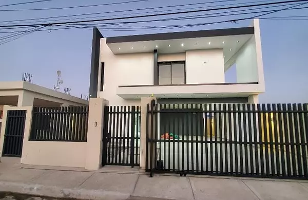 apartamentos - Se Vende Confortable Casa en Ave. 27 de Febrero 7