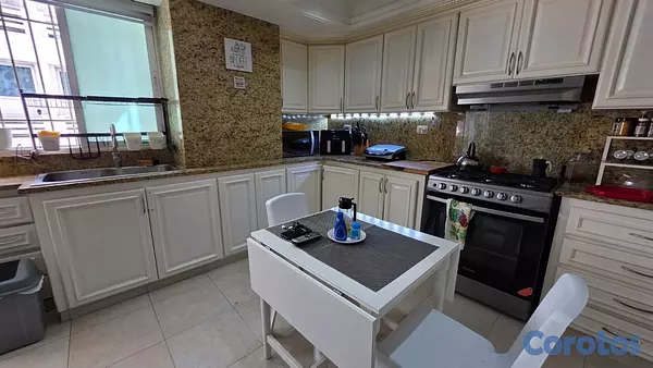 apartamentos - vendo bella vista tres habitaciones amplias con baño dos parqueos estudio servi 11