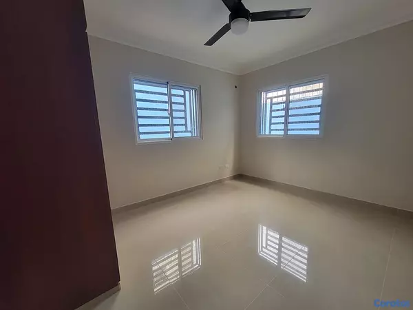 casas - venta de casa en la autopista de san Isidro prado oriental con 341mts de 4hab 7