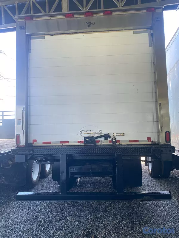 camiones y vehiculos pesados - Camión  Freightliner año 2018 con furgón  de 26 pies 
Recien Importado  6