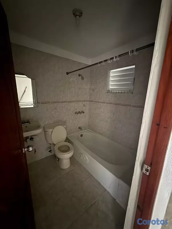 apartamentos - se Alquila RD22,000 avenida independencia.  8