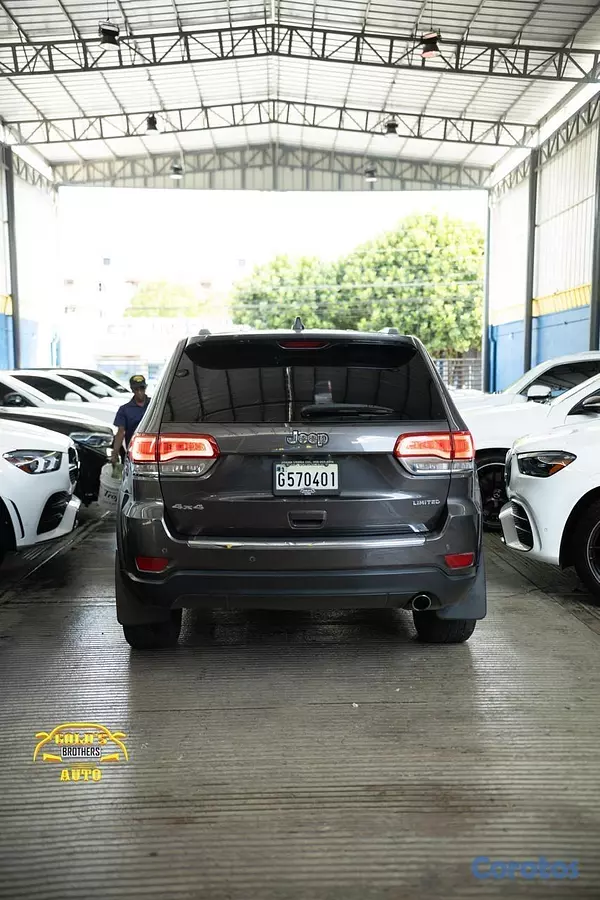 jeepetas y camionetas - Jeep Grand Cherokee Limited 4x4 2018 Clean Carfax 5