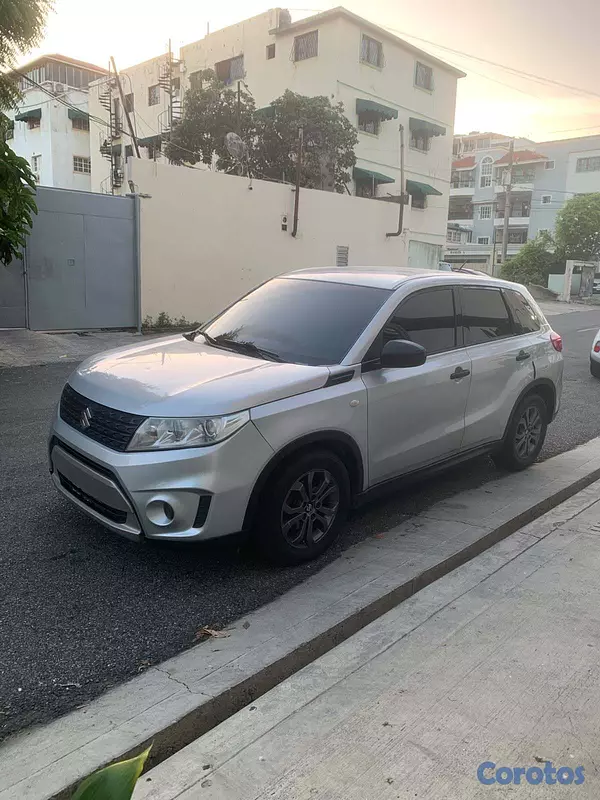 jeepetas y camionetas - Vendo suzuki Vitara 2017 clean car fax cero choque 2