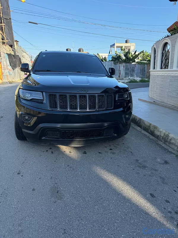 jeepetas y camionetas - Venta Jeep grand cherokee Laredo 2014 excelentes c 2
