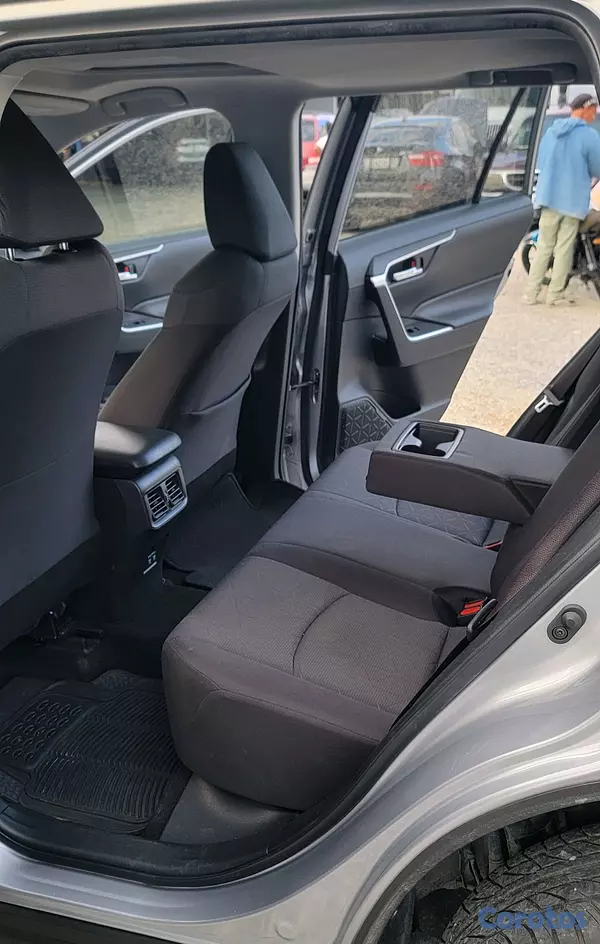 jeepetas y camionetas - TOYOTA RAV4 LE 2019 7