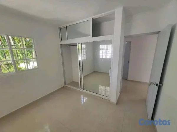 casas - Casa en residencial cerrado con amplio patio Autopista de San Isidro 4