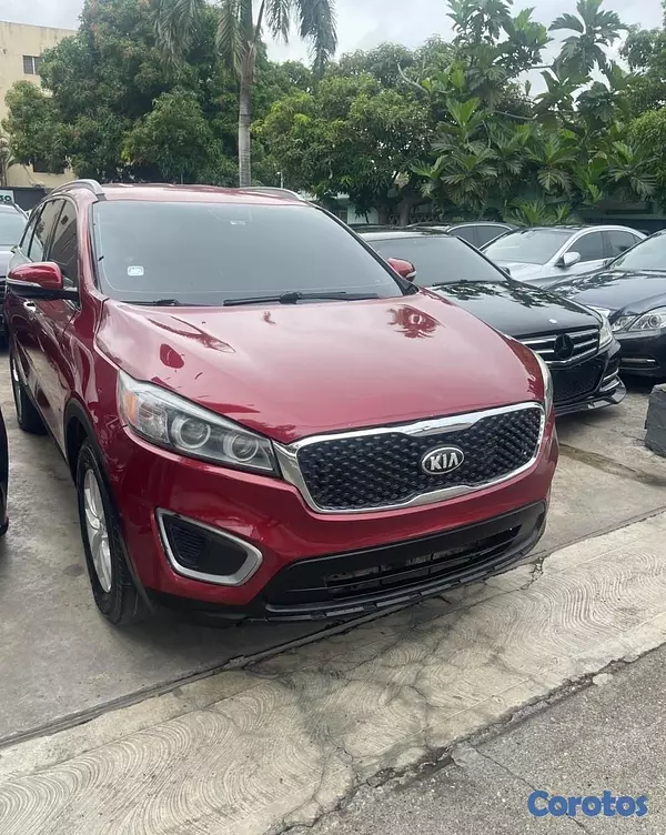 jeepetas y camionetas - KIA SORENTO LX 2017 4