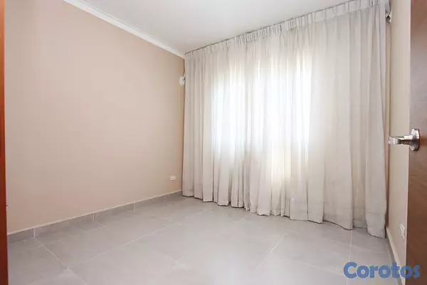 habitaciones y viviendas compartidas - Alquilo habitación con baño SOLO para mujer estudi 9