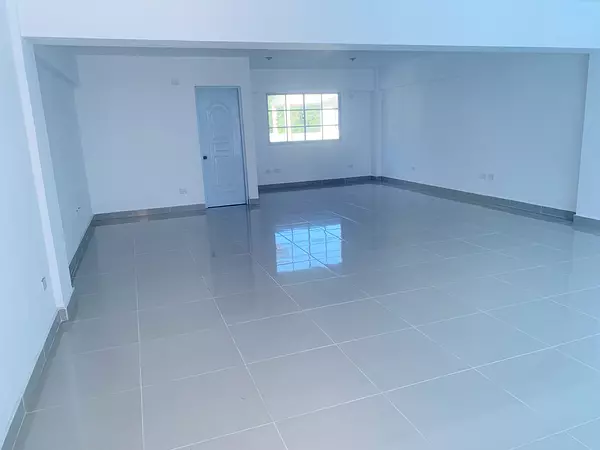 oficinas y locales comerciales - Local céntrico en ens Ozama 2