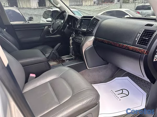 jeepetas y camionetas - Toyota Land Cruiser vx  7