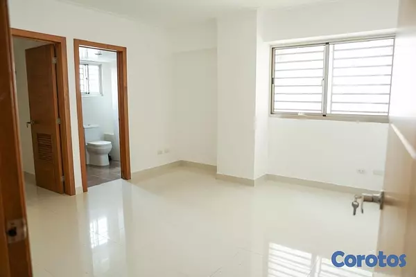 apartamentos - Alquiler de apartamento amplio en Bella Vista, 3 habitaciones, terraza y balcón
 8
