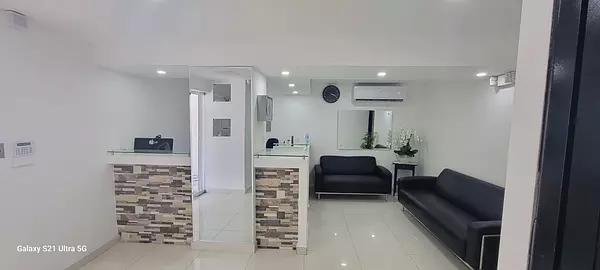 oficinas y locales comerciales - 🔵Alquilo Local comercial 1er piso  130 mts En Naco 
 9
