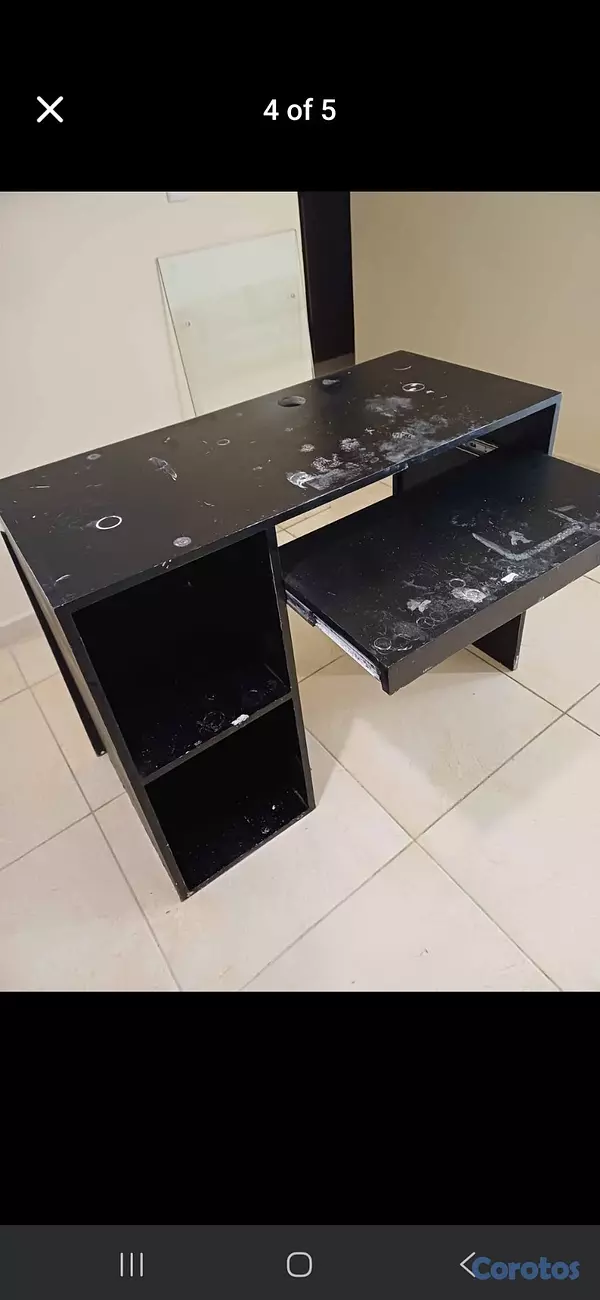 muebles y colchones - Mesa de uñas 3