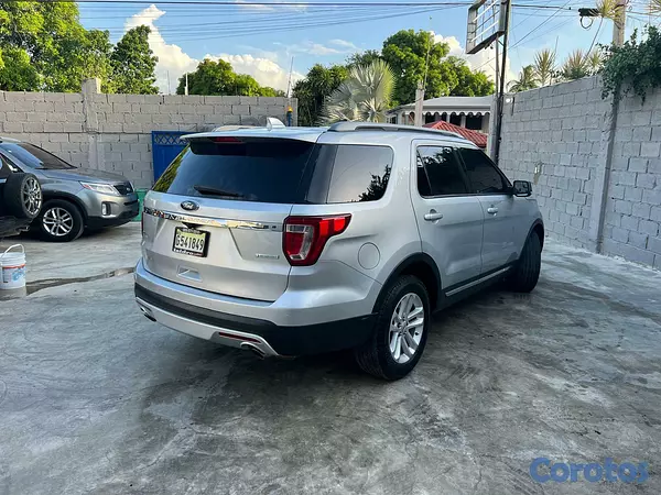 jeepetas y camionetas - FORD EXPLORES GRIS 2016 5