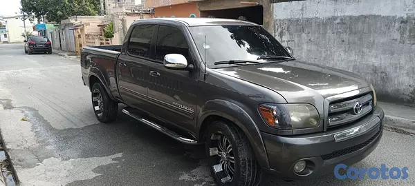 jeepetas y camionetas - TOYOTA TUNDRA AMERICANA AÑO 2006 CONTACTO WHATSAPP 12
