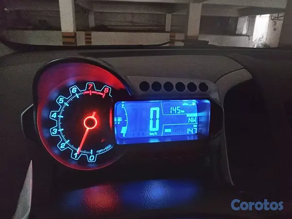 carros - Chevrolet Sonic LS Hatchback 2015 (Mecánico) 13