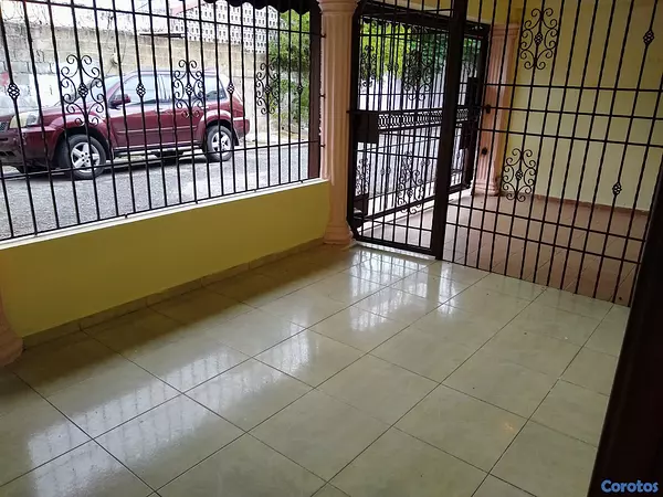 casas - Casa 2 pisos, 2 viviendas independientes, parqueo  3