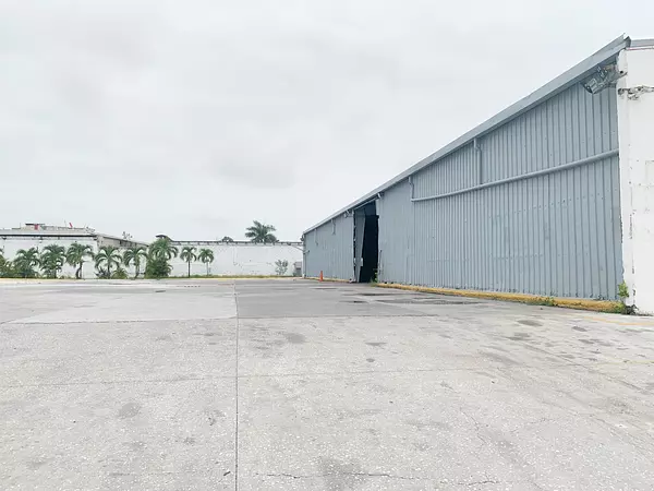 oficinas y locales comerciales - nave en alquiler  8