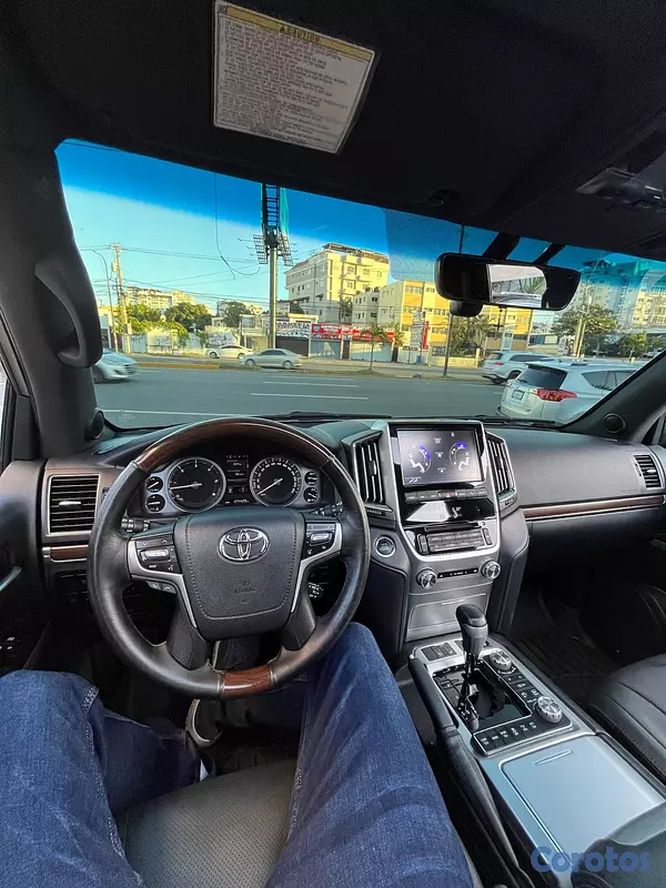 jeepetas y camionetas - Toyota Land Cruiser VXR 2020 12