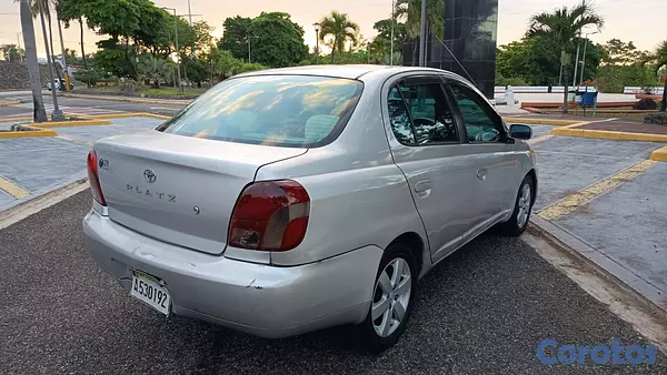 carros - TOYOTA Platz 3