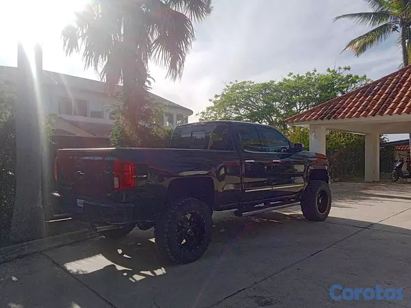 jeepetas y camionetas - Chevrolet Silverado z71 2016 5
