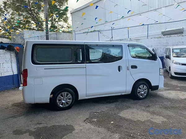 otros vehiculos - NISSAN NV350 CARAVAN  5