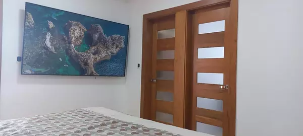 casas - Amplia y Lujosa Casa de 3 Niveles en Reparto Manhattan 7