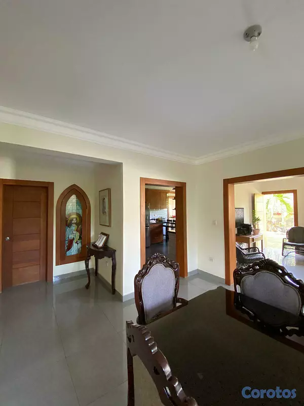 apartamentos - Casa de 2 niveles en venta en residencial colinas del oeste, Santo Domingo 3