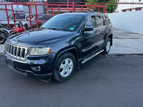jeepetas y camionetas - jeep cheroke laredo 1