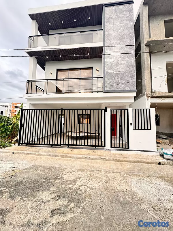 casas - venta de casa con piscina en la autopista de san isidro Santo Domingo este  2