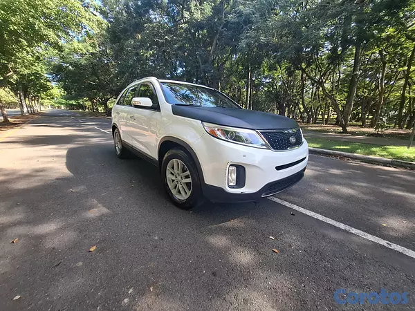 jeepetas y camionetas - Kia Sorento 2014 Unico dueño en el país. De oportunidad. 11